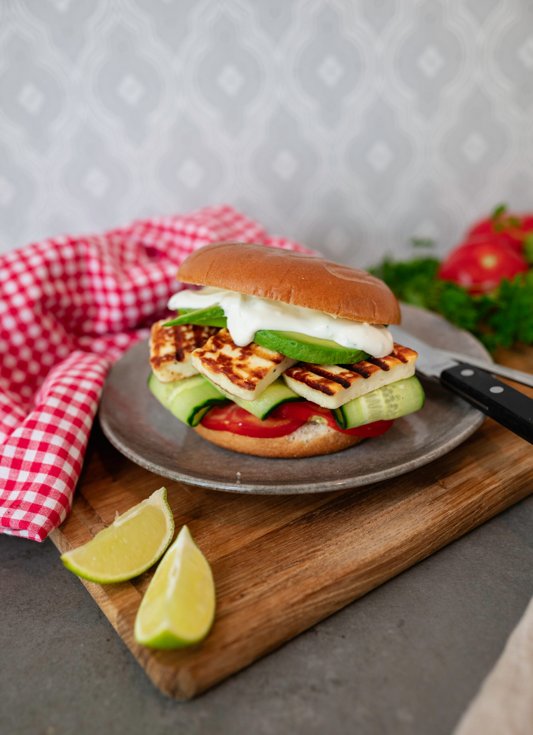 Kauden parhaat burgerit syntyvät tällä ohjeella, jonka Harri Syrjänen on meille tehnyt. Ota testiin ja herkuttele!