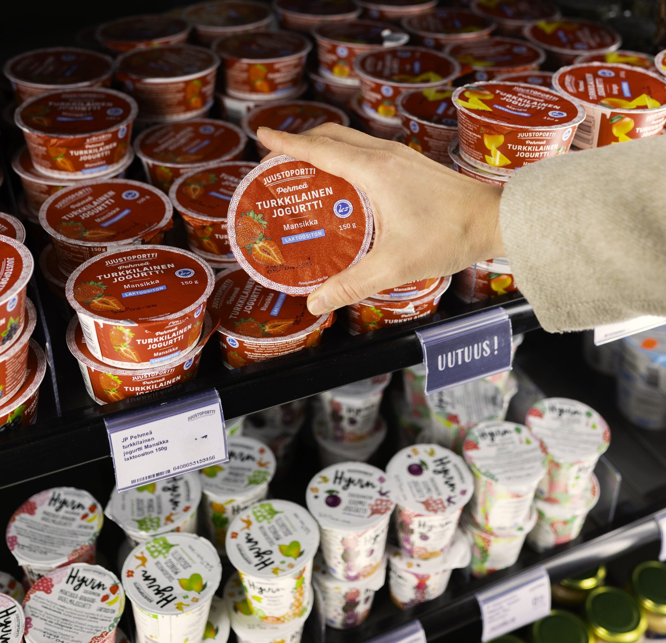 Jos Juustoportin tuote puuttuu lähikaupastasi, kannattaa esittää toive suoraan kaupalle. Kaupat seuraavat aktiivisesti tuotetoiveita.